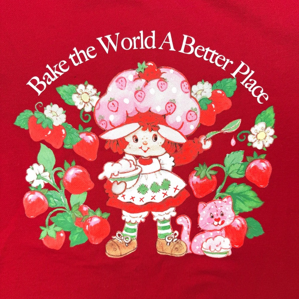 Strawberry Shortcake Bake the World‎ A Better Place Red Mock Neck Sweatshirt M